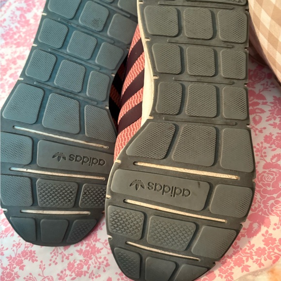 Women's ADIDAS SWIFT RUN 1.0 Pink Knit SNEAKER awesome condition pretty - Picture 8 of 9